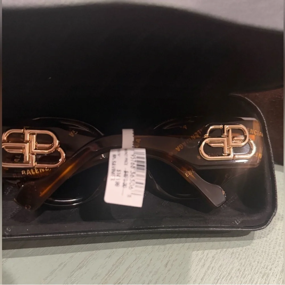 Balenciaga Tortoiseshell Cat-Eye Sunglasses - Brown - Picture 4 of 9